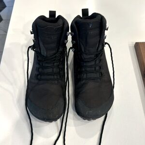 Vivo Barefoot Tracker 2 in Black:Charcoal Size 42